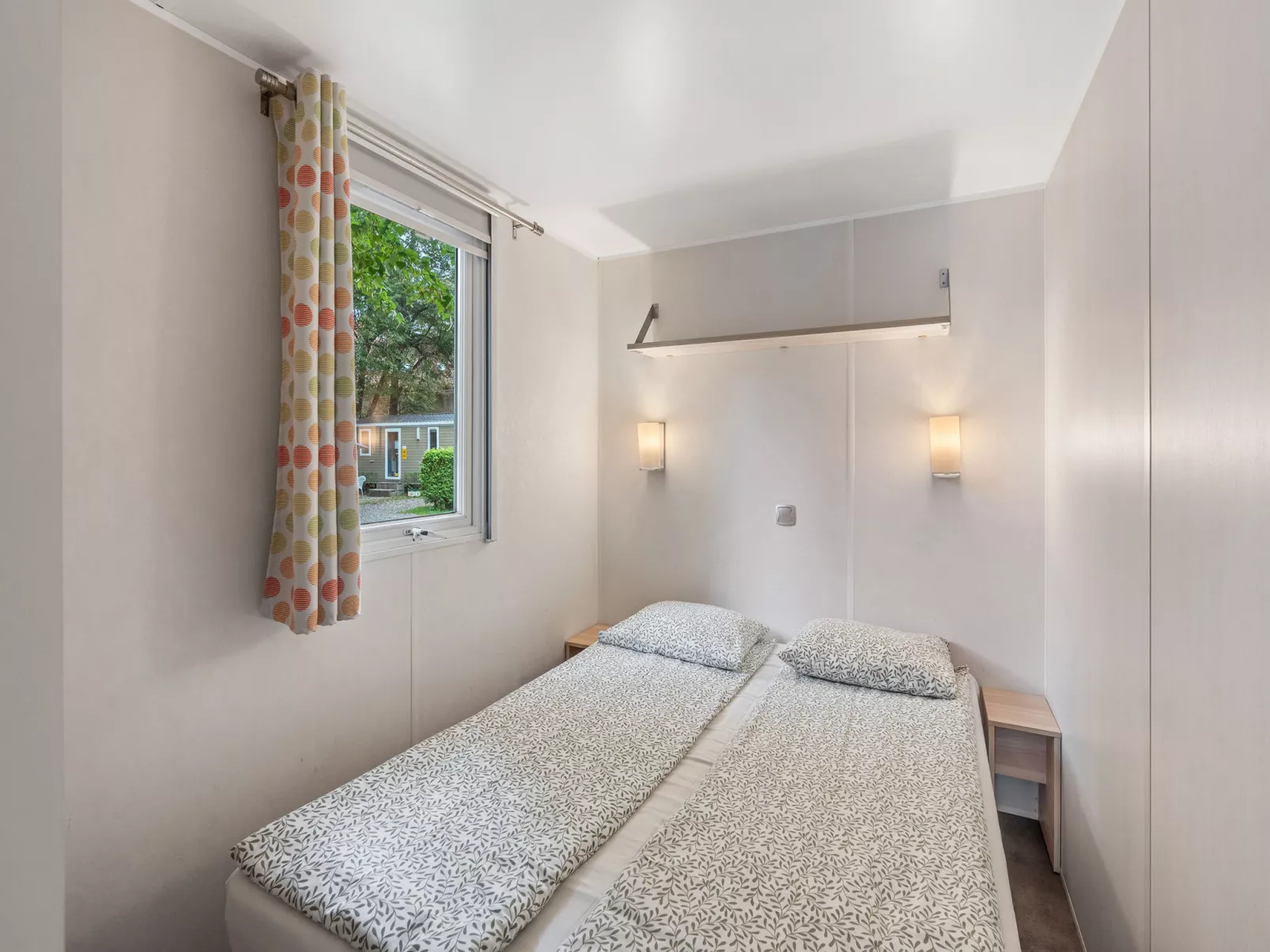 Sunset Terrace-Inside