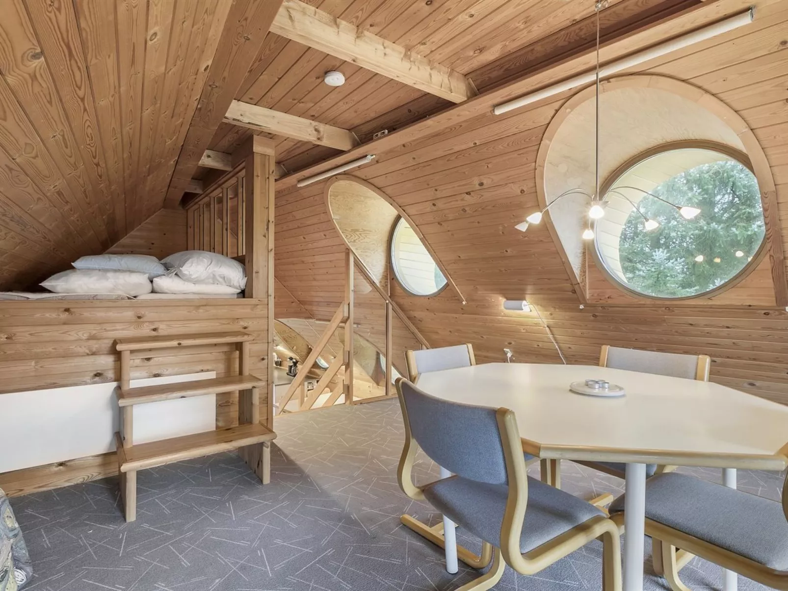 "Tally" - 800m to the fjord-Inside