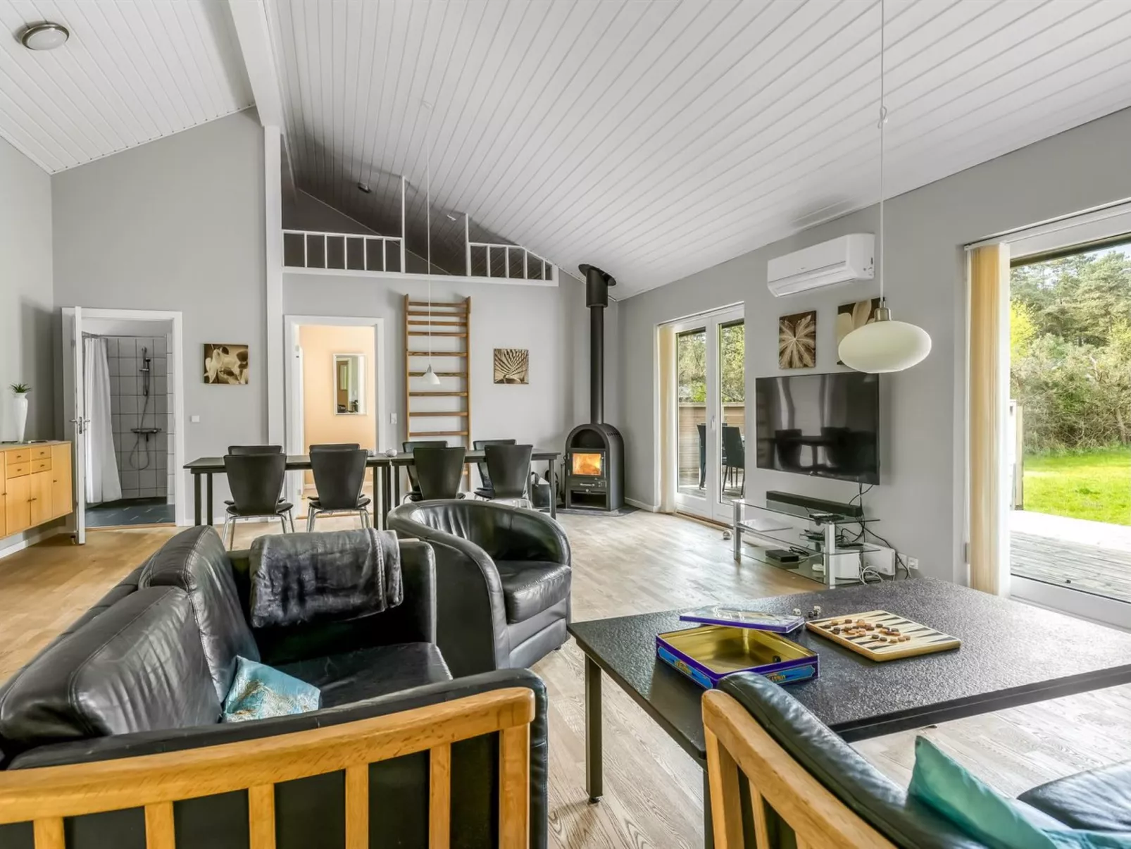 "Ellie" - 300m from the sea-Dedans