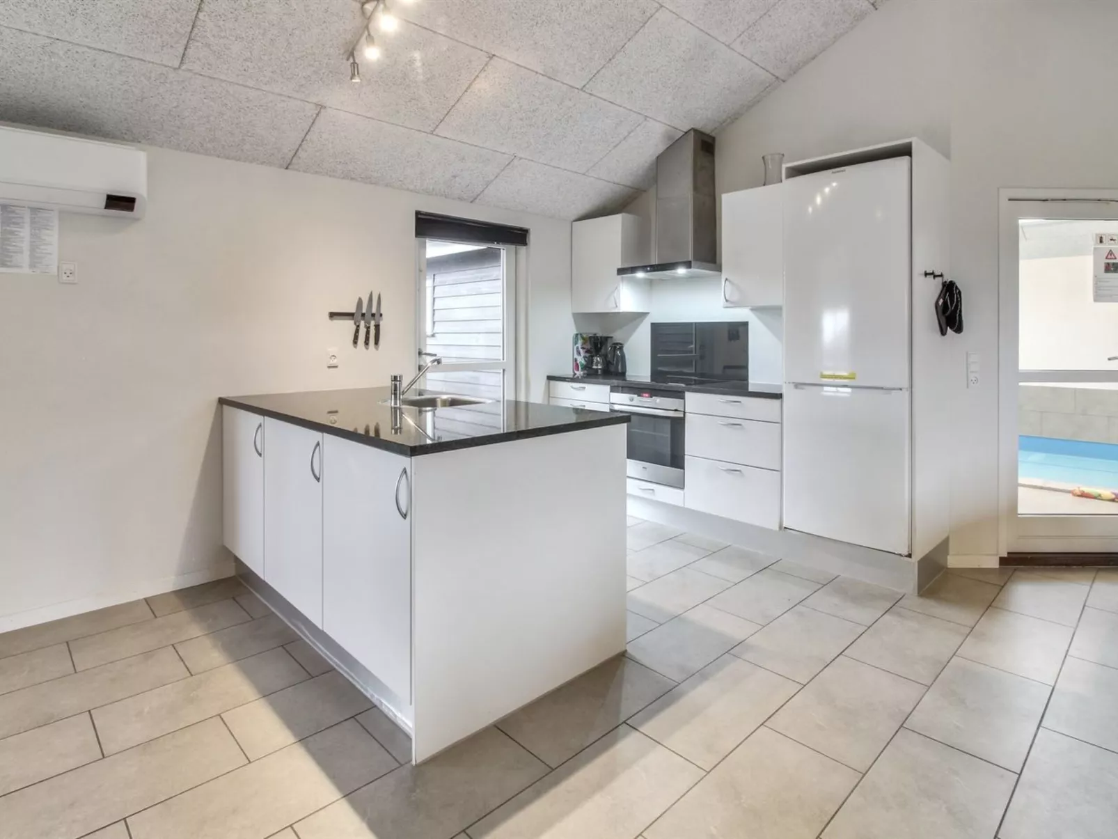 "Clea" - 200m from the sea-Inside