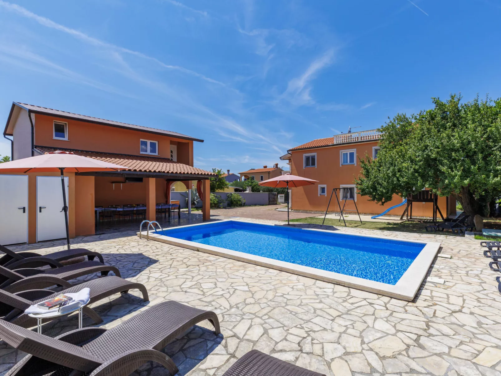 VIlla Eldina-Outside