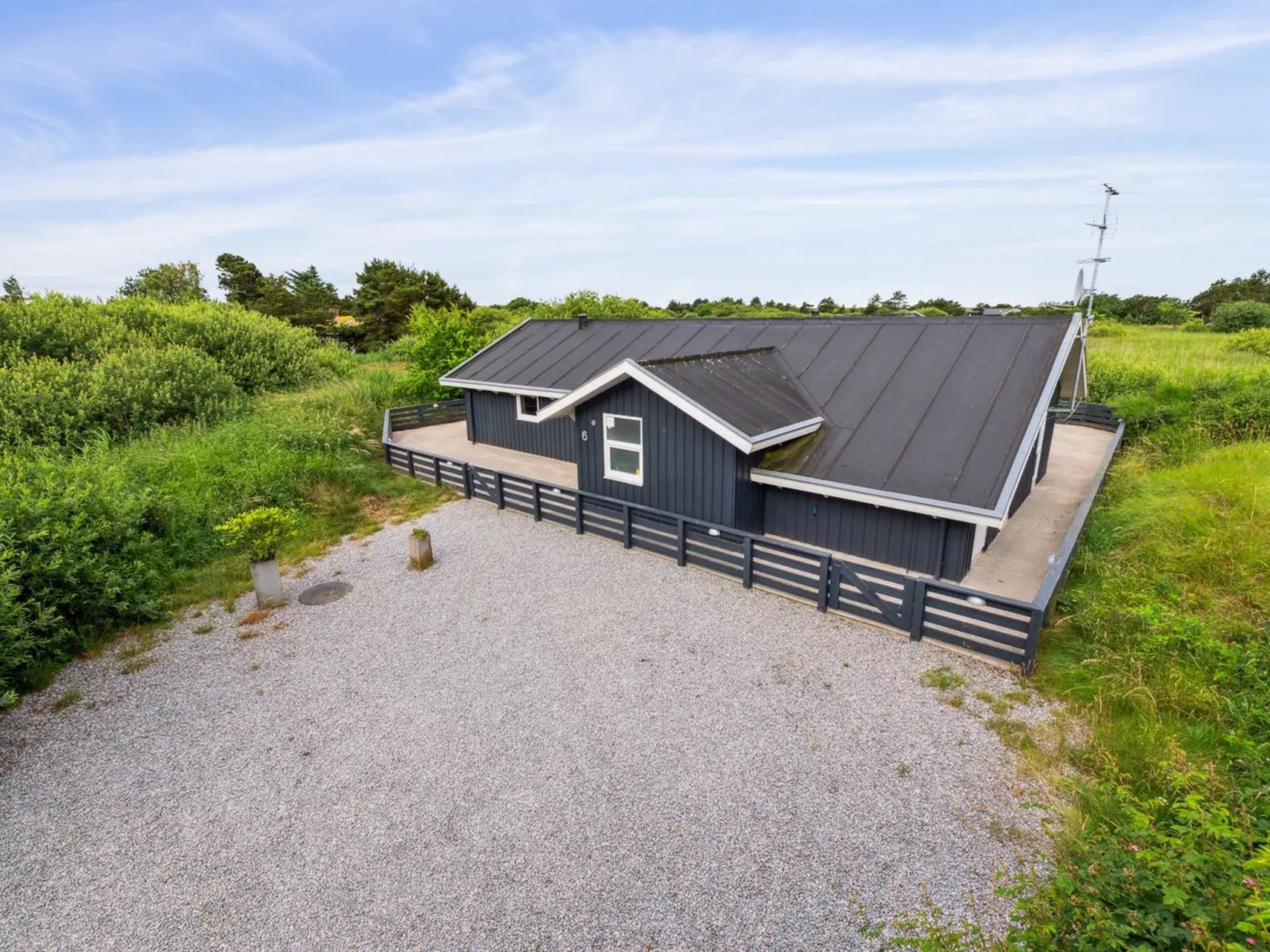 "Spurv" - 1.8km from the sea-Outside