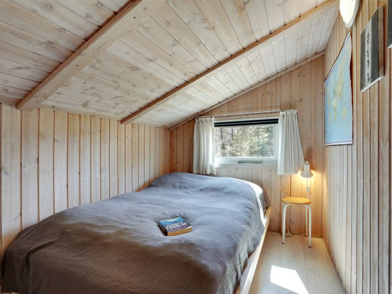 "Akka" - 2km from the sea-Dedans