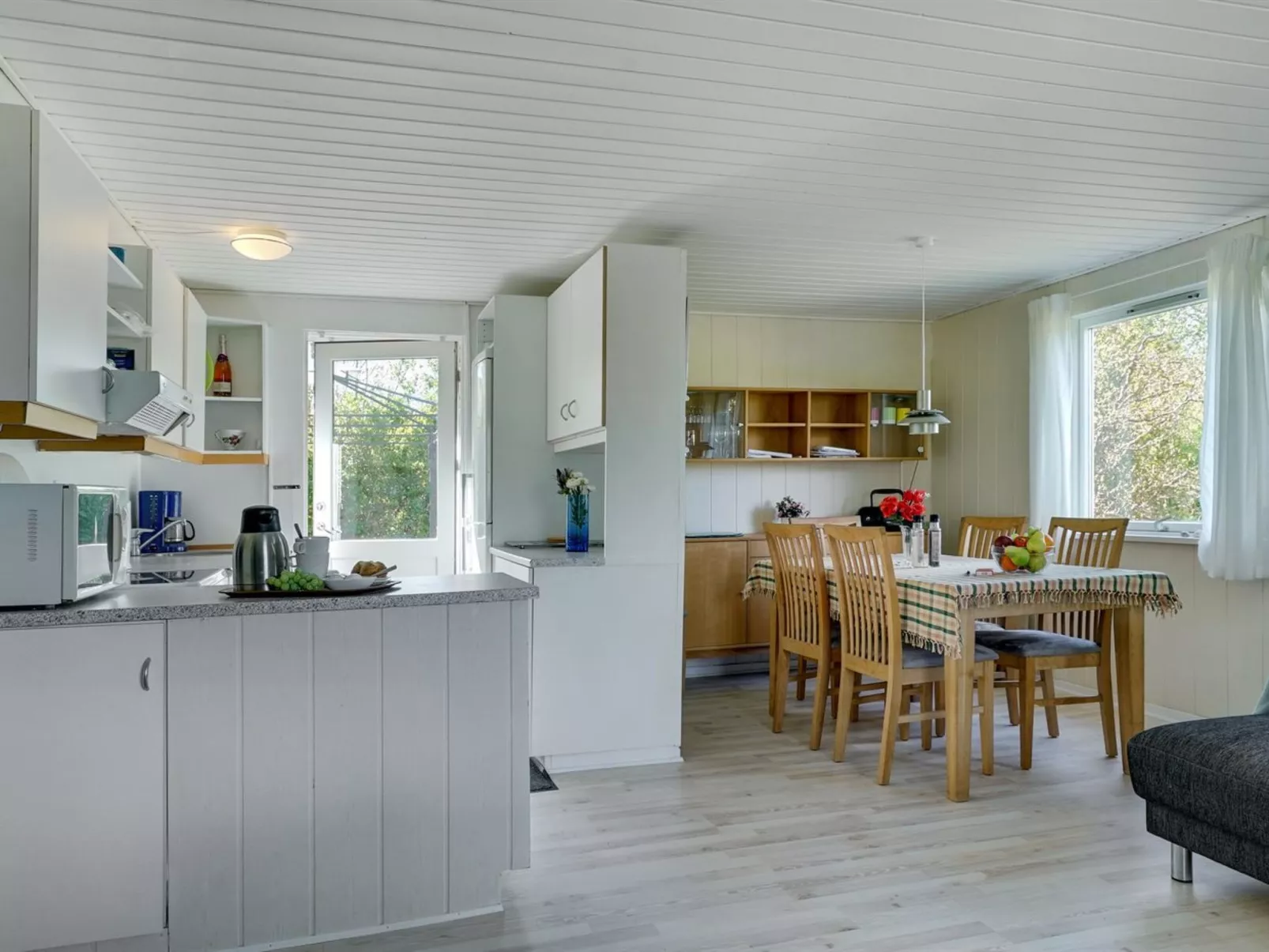 "Akira" - 500m to the fjord-Drinnen