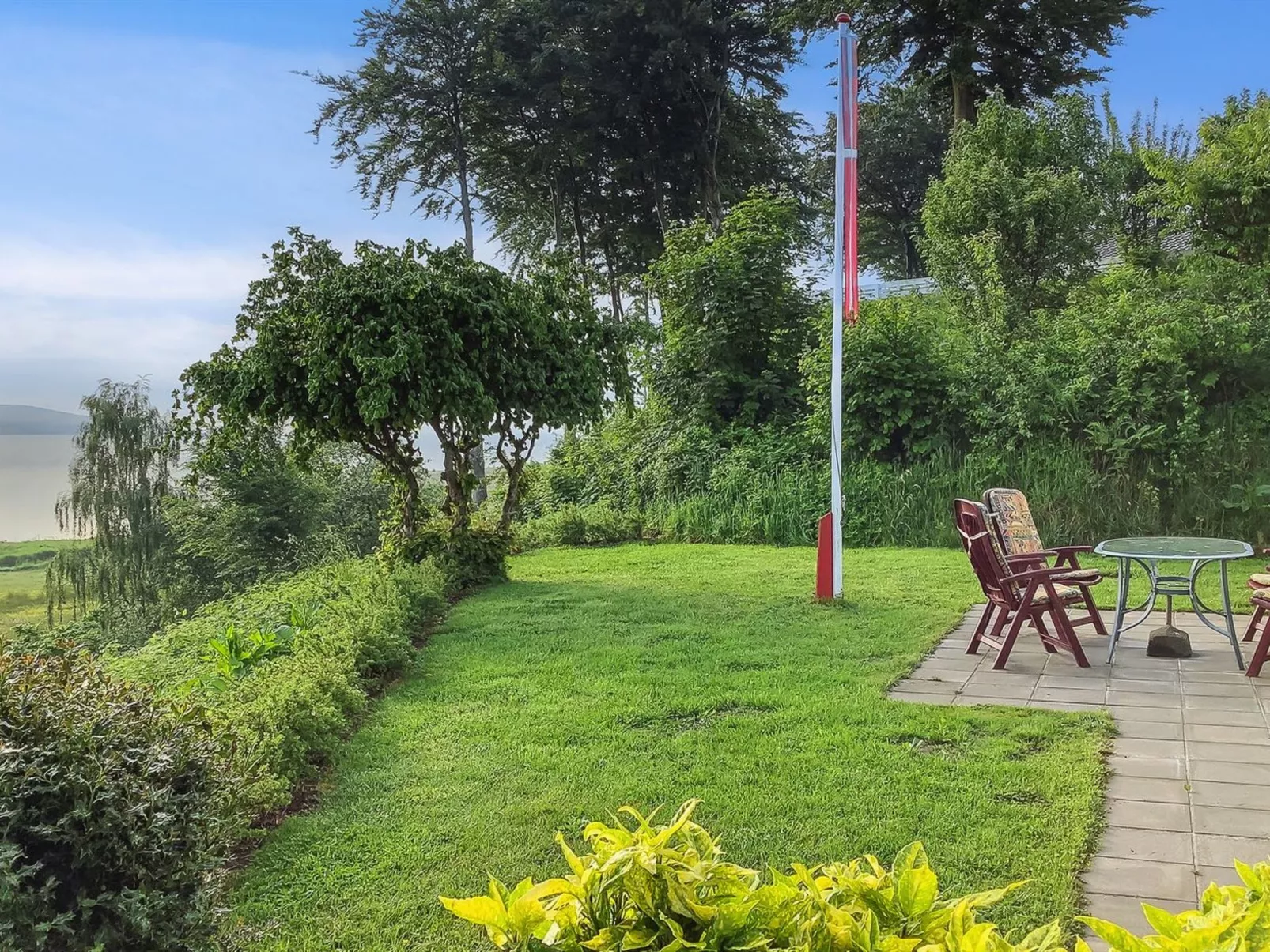 "Launo" - 150m to the fjord-Outside