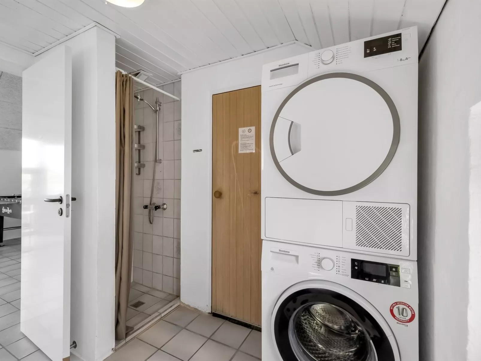 "Sylvi" - 1.7km from the sea-Dedans