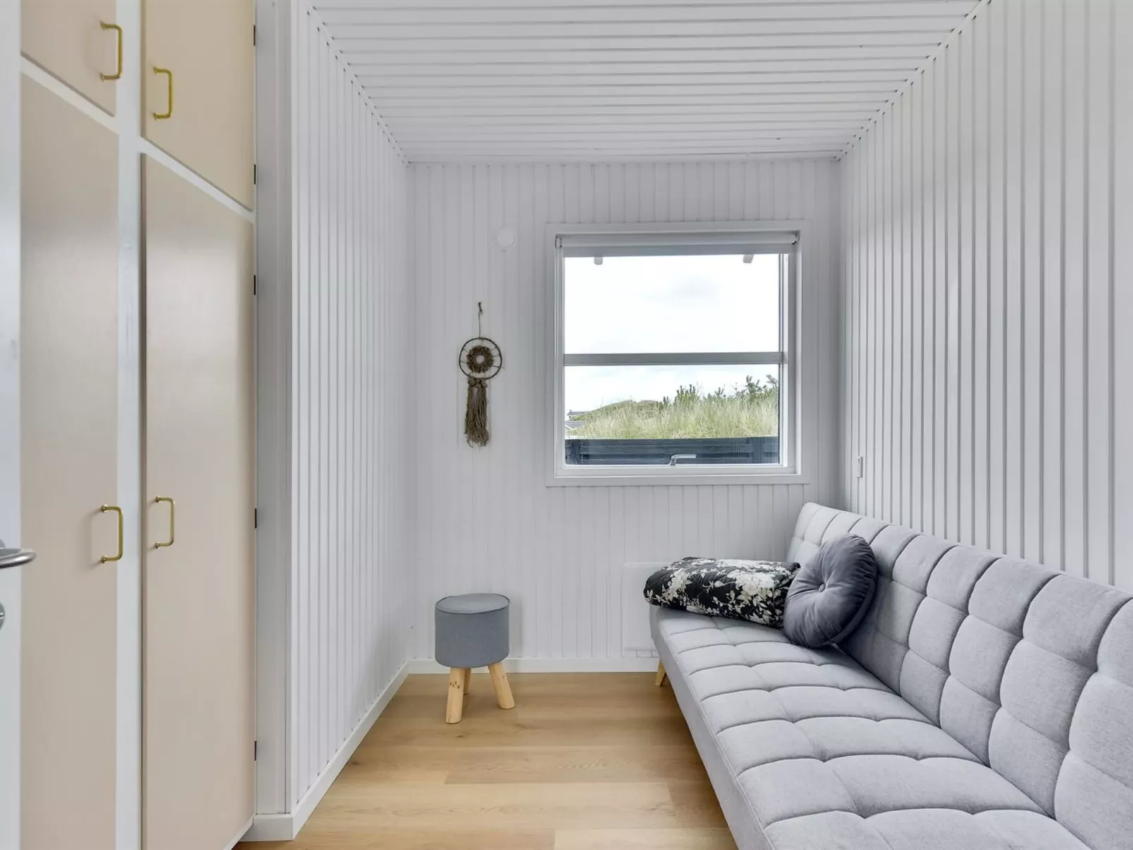 "Arvo" -  from the sea-Drinnen