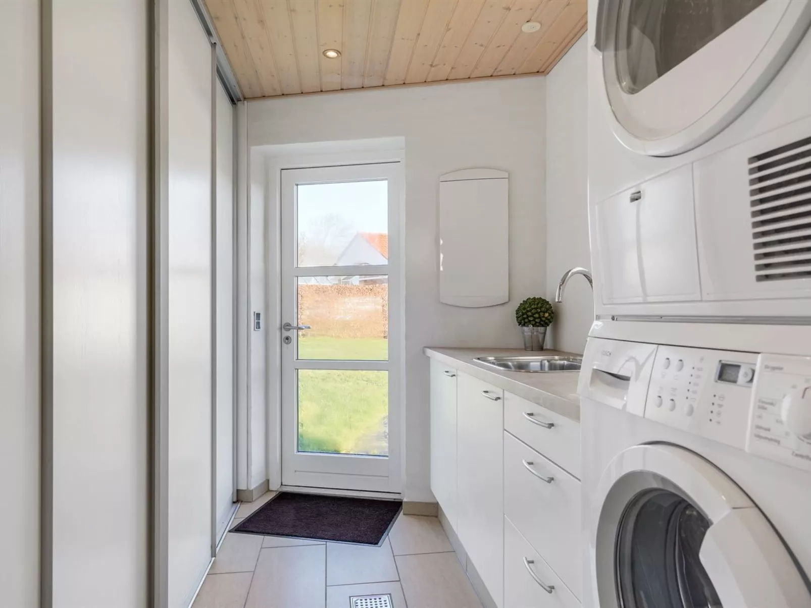 "Fengur" - 330m from the sea-Inside