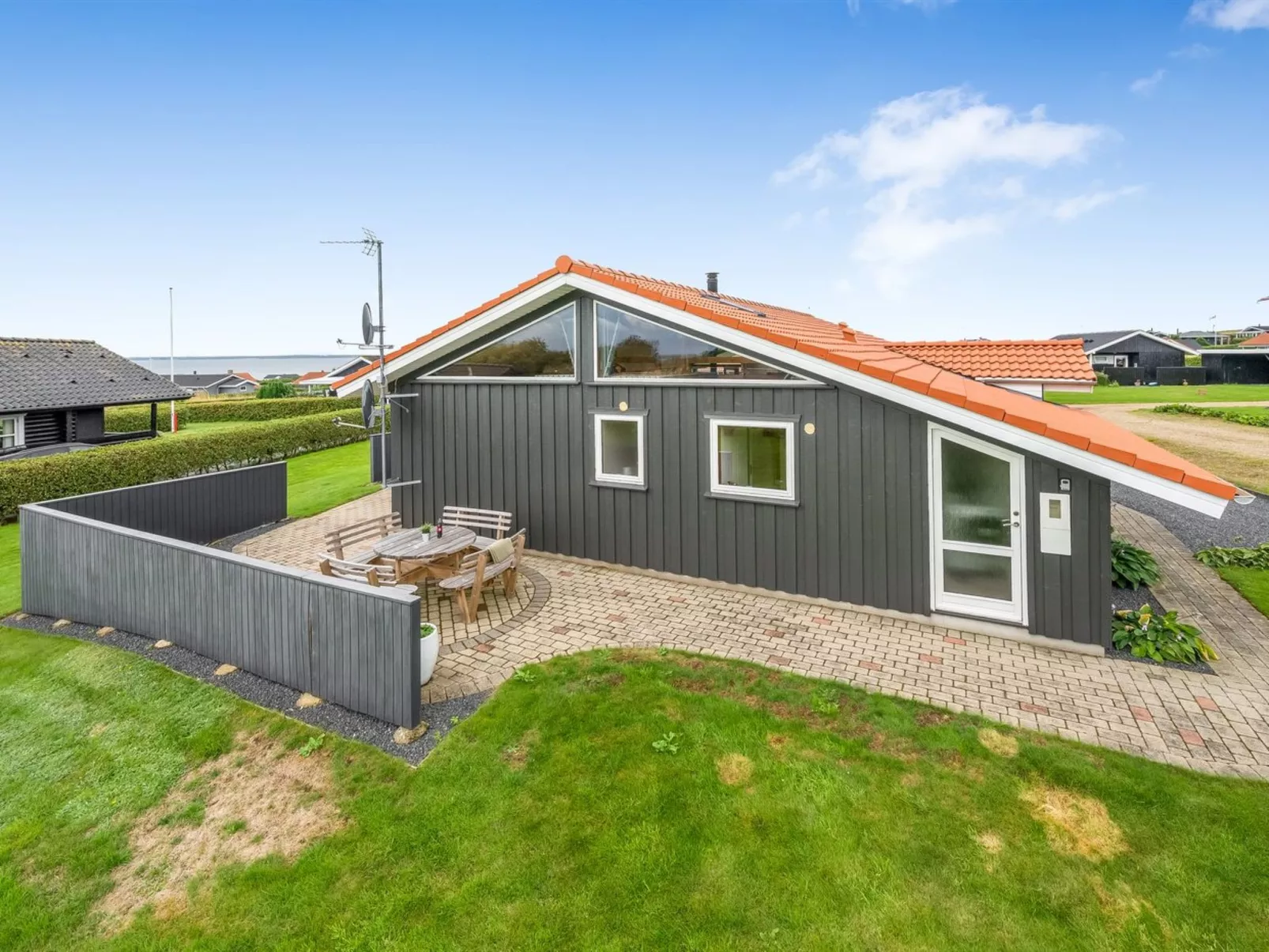 "Malila" - 400m to the fjord-Outside