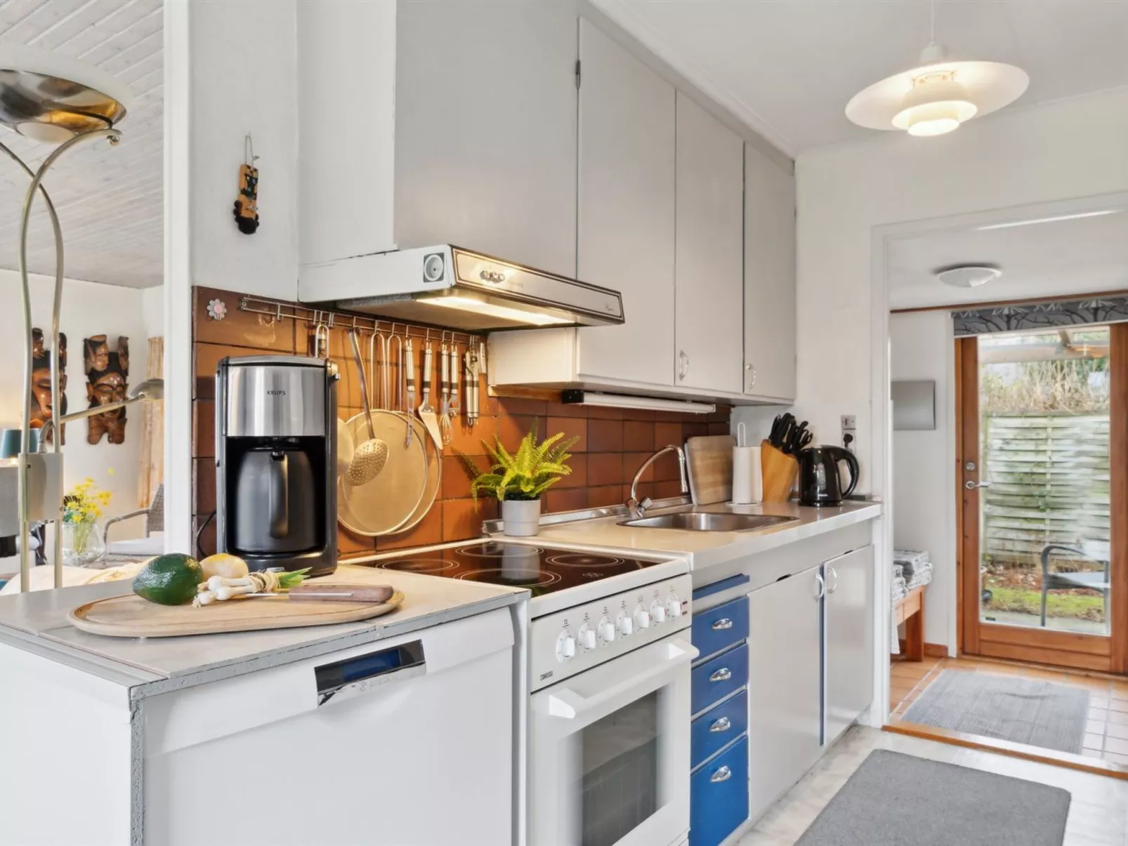 "Guthbrand" - 900m from the sea-Inside