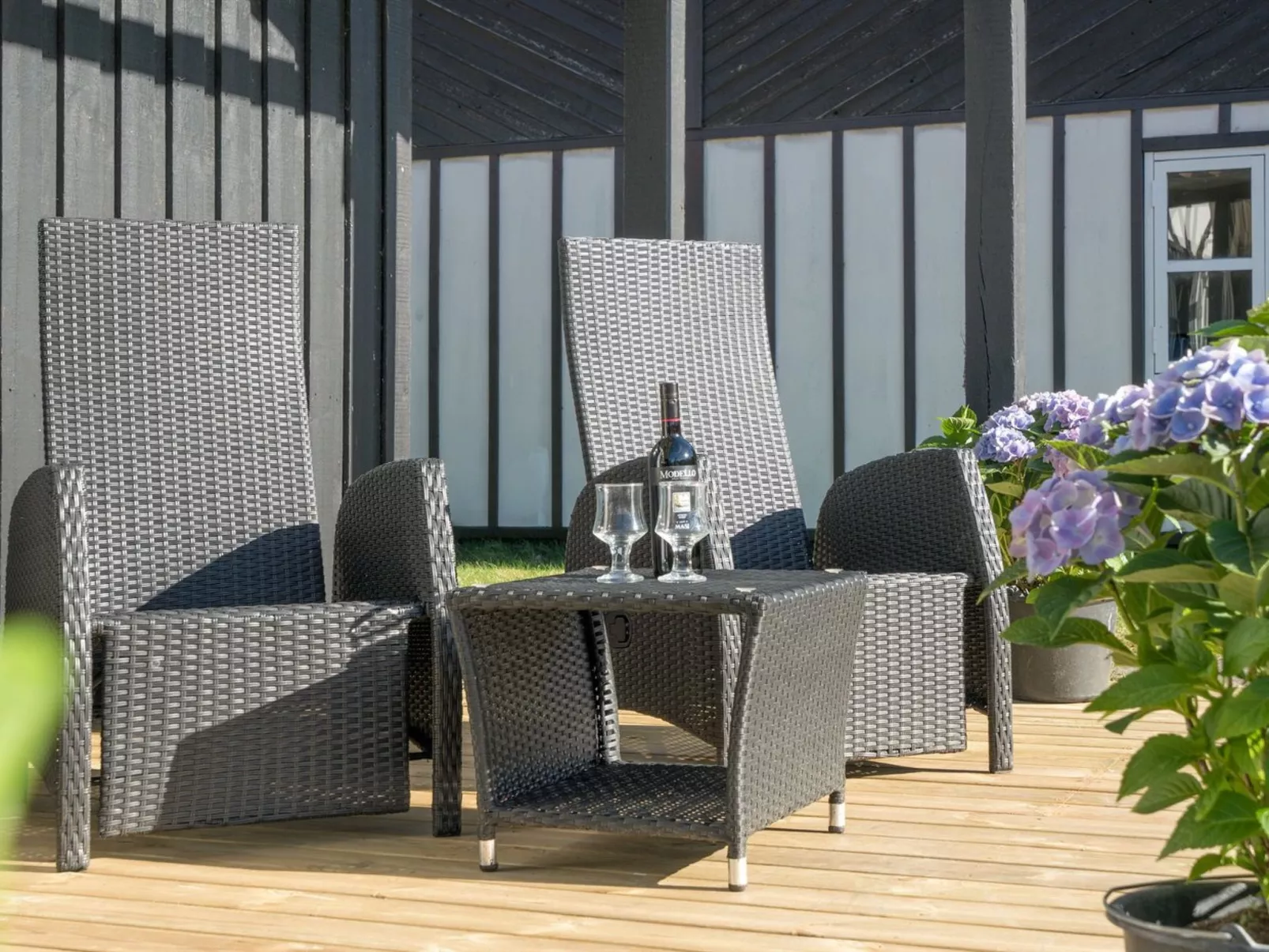 "Bergit" - 55m from the sea-Draußen