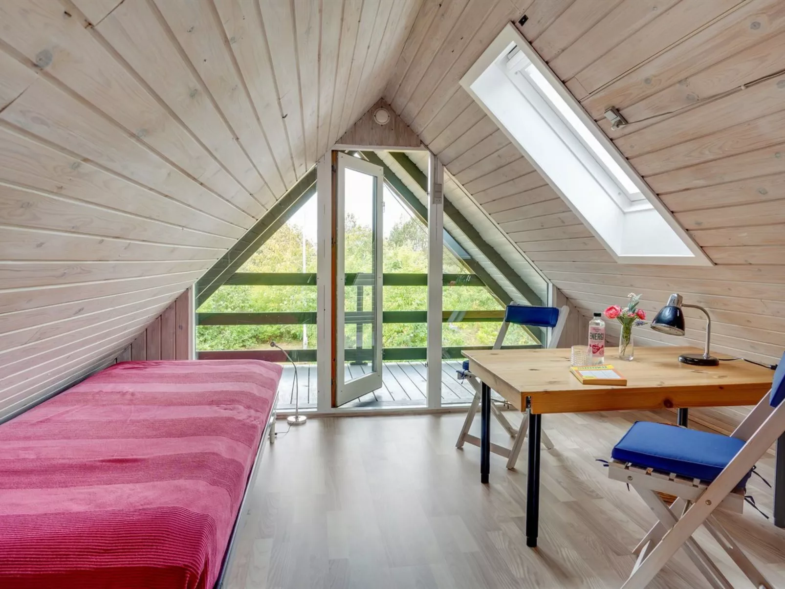 "Valo" - 400m to the fjord-Inside