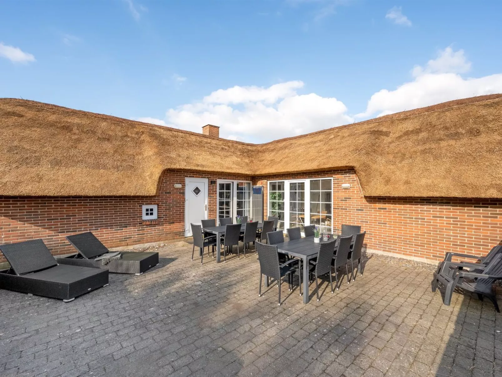 "Lemmikki" - 1.5km from the sea-Outside