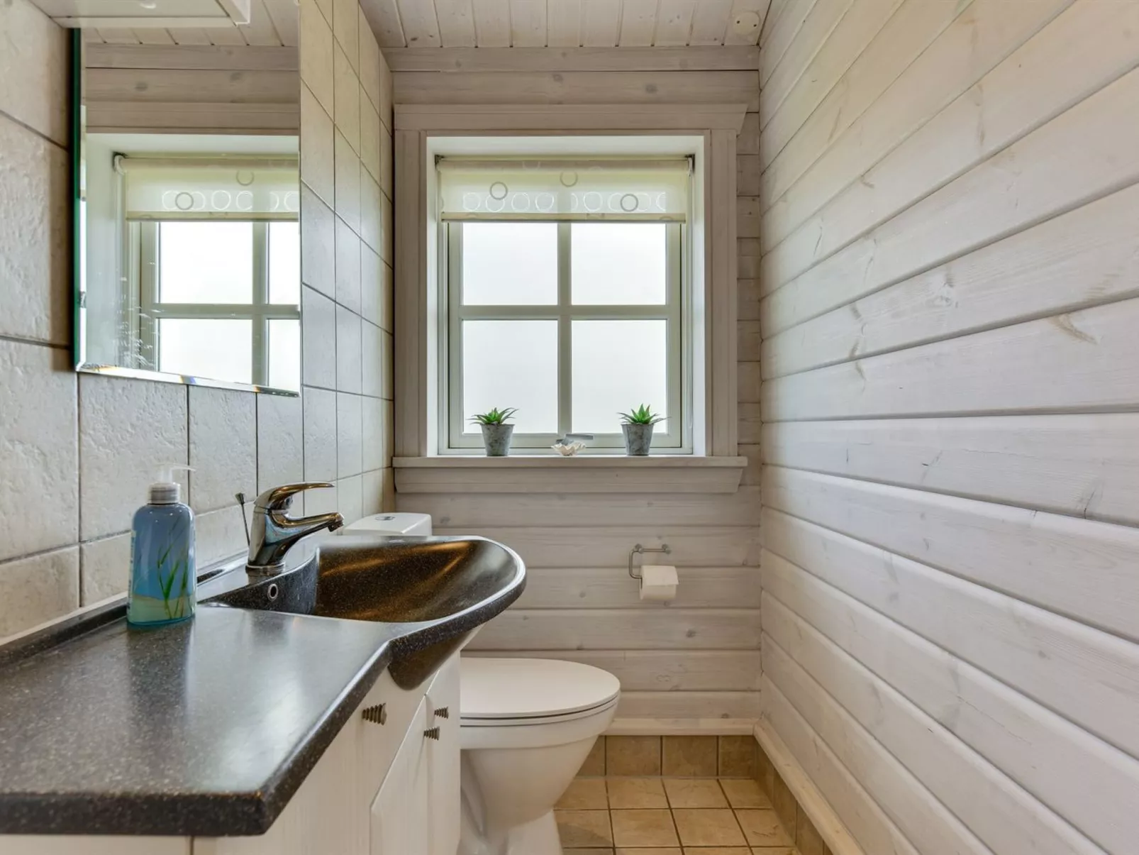 "Ruusu" - 300m from the sea-Inside