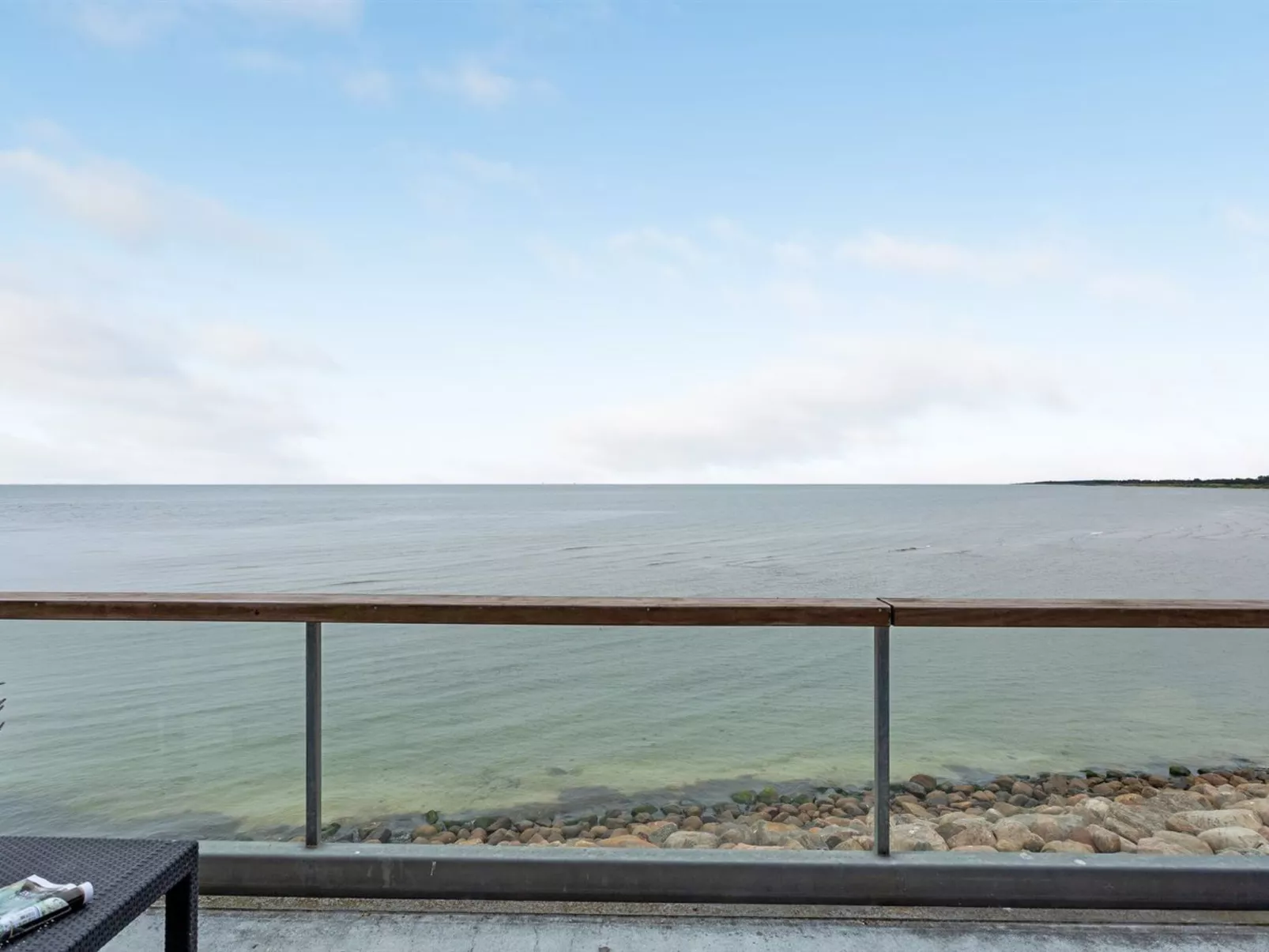 "Femme" - 15m from the sea-Draußen