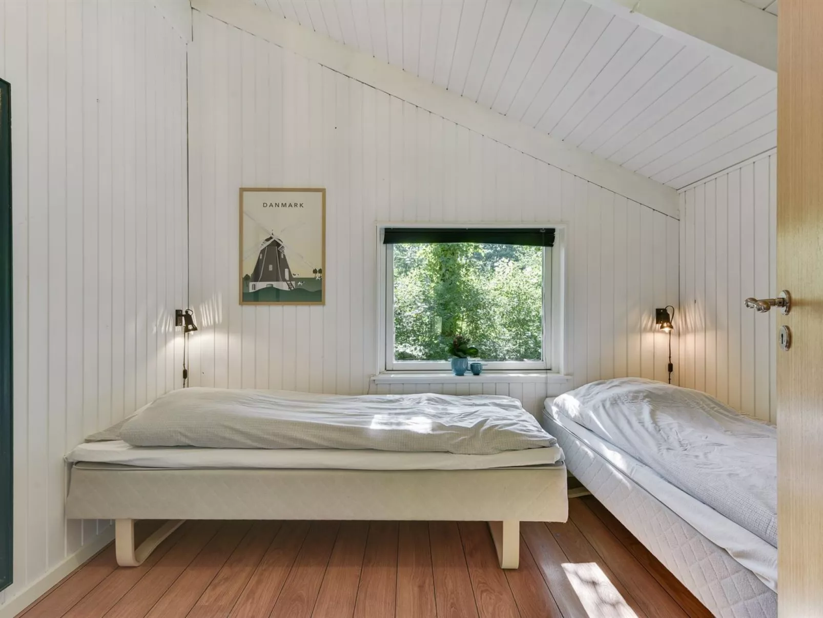 "Yngve" - 56.5km from the sea-Inside