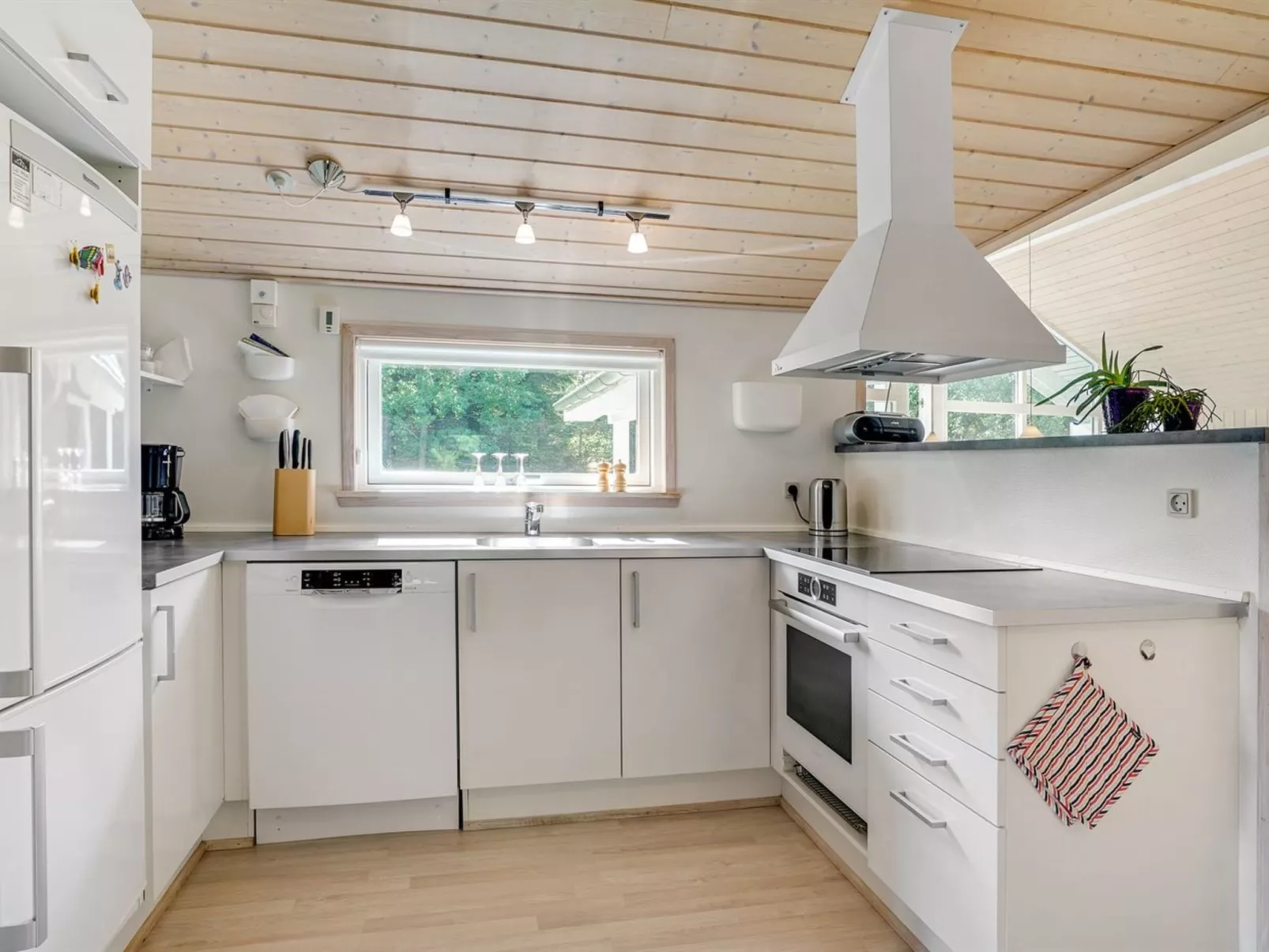 "Agved" - 1.5km from the sea-Dedans