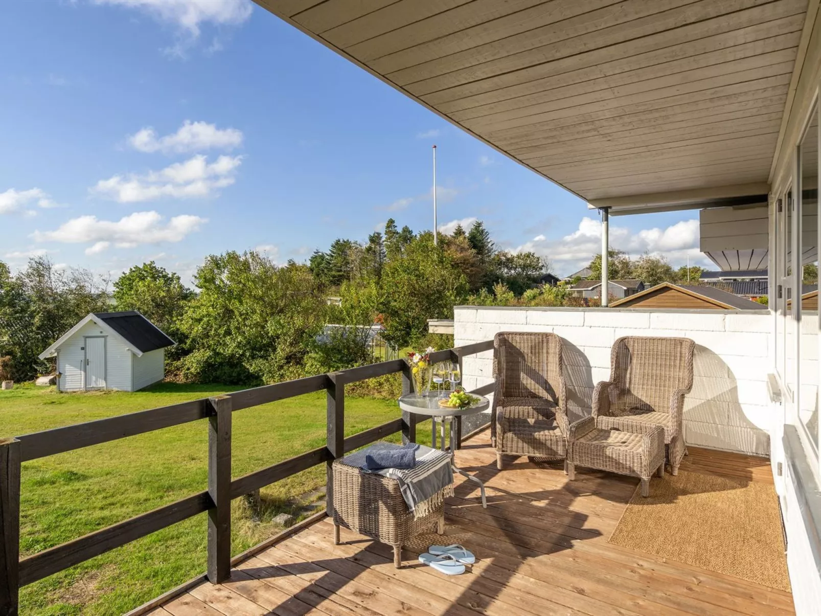 "Tomine" - 500m to the fjord-Outside