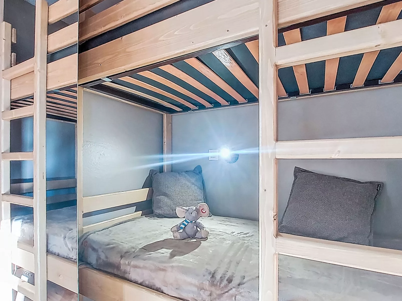 Cimes de Caron 2207-Dedans