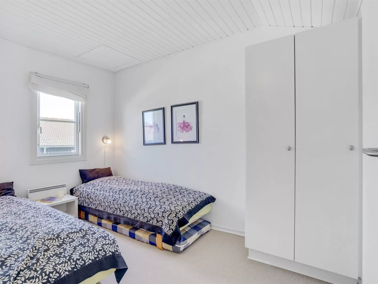 "Idunn" - 100m to the fjord-Drinnen