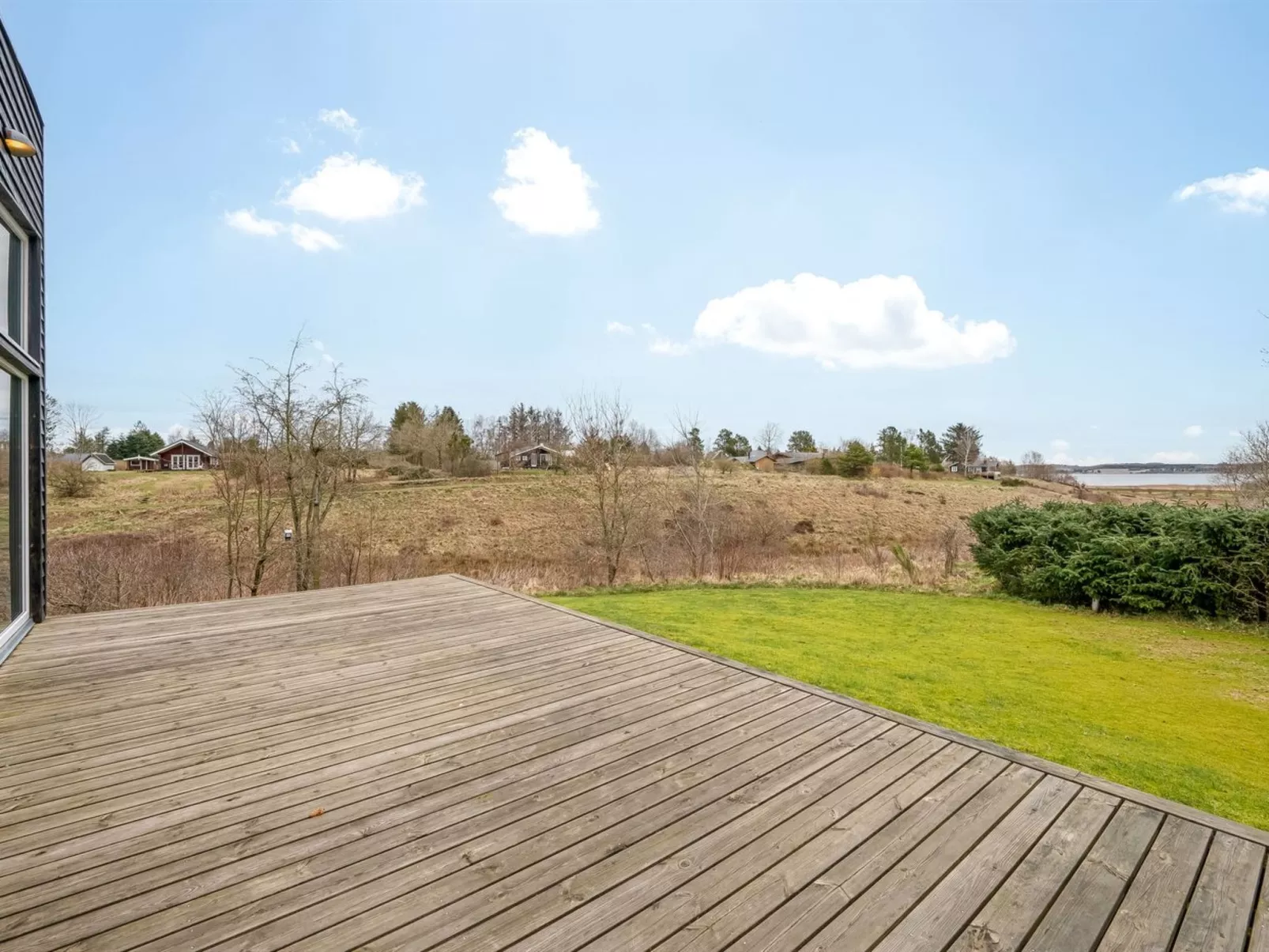 "Tenna" - 250m to the fjord-Outside