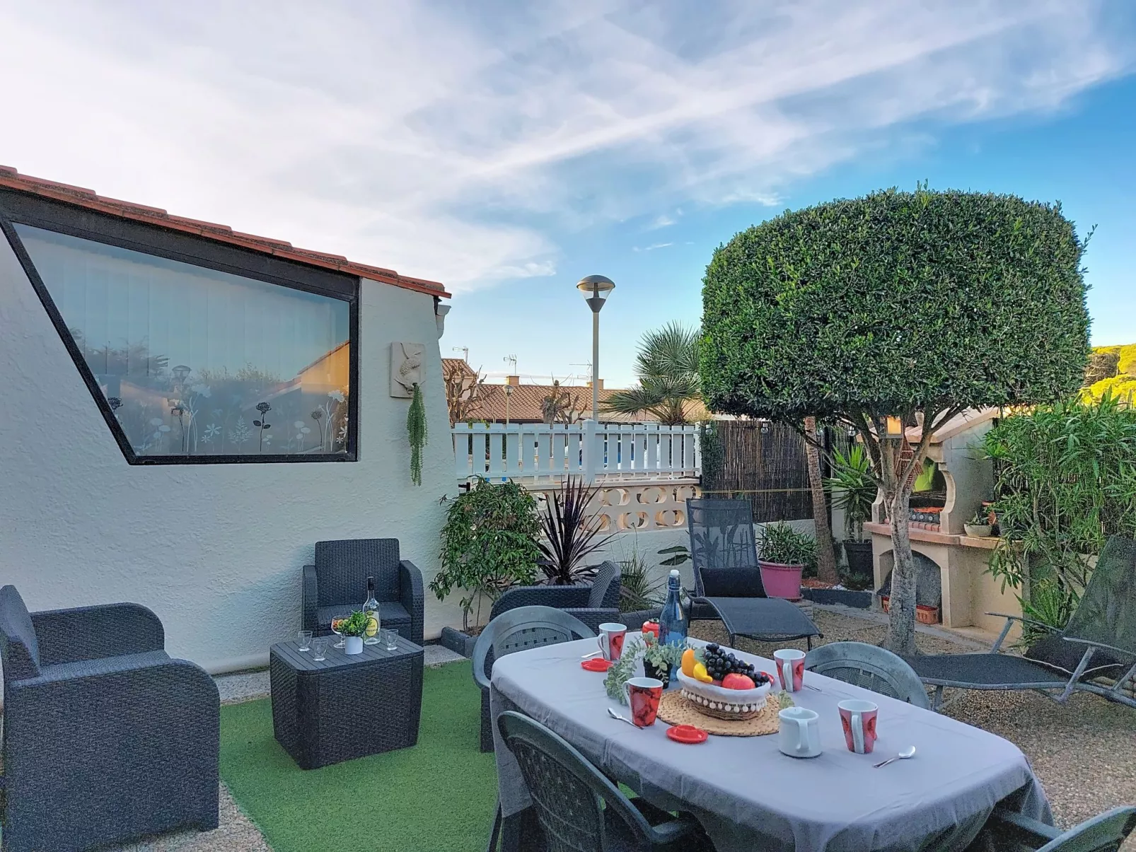 Les Amandines-Draußen