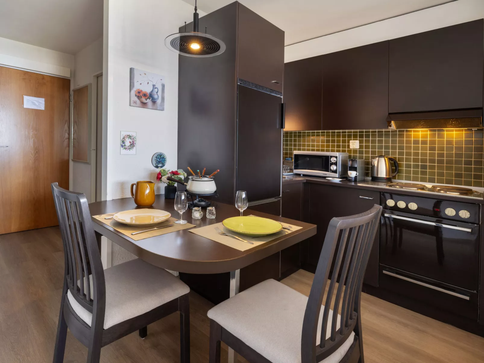 Jeanne D'Arc Apt. A-8-Inside