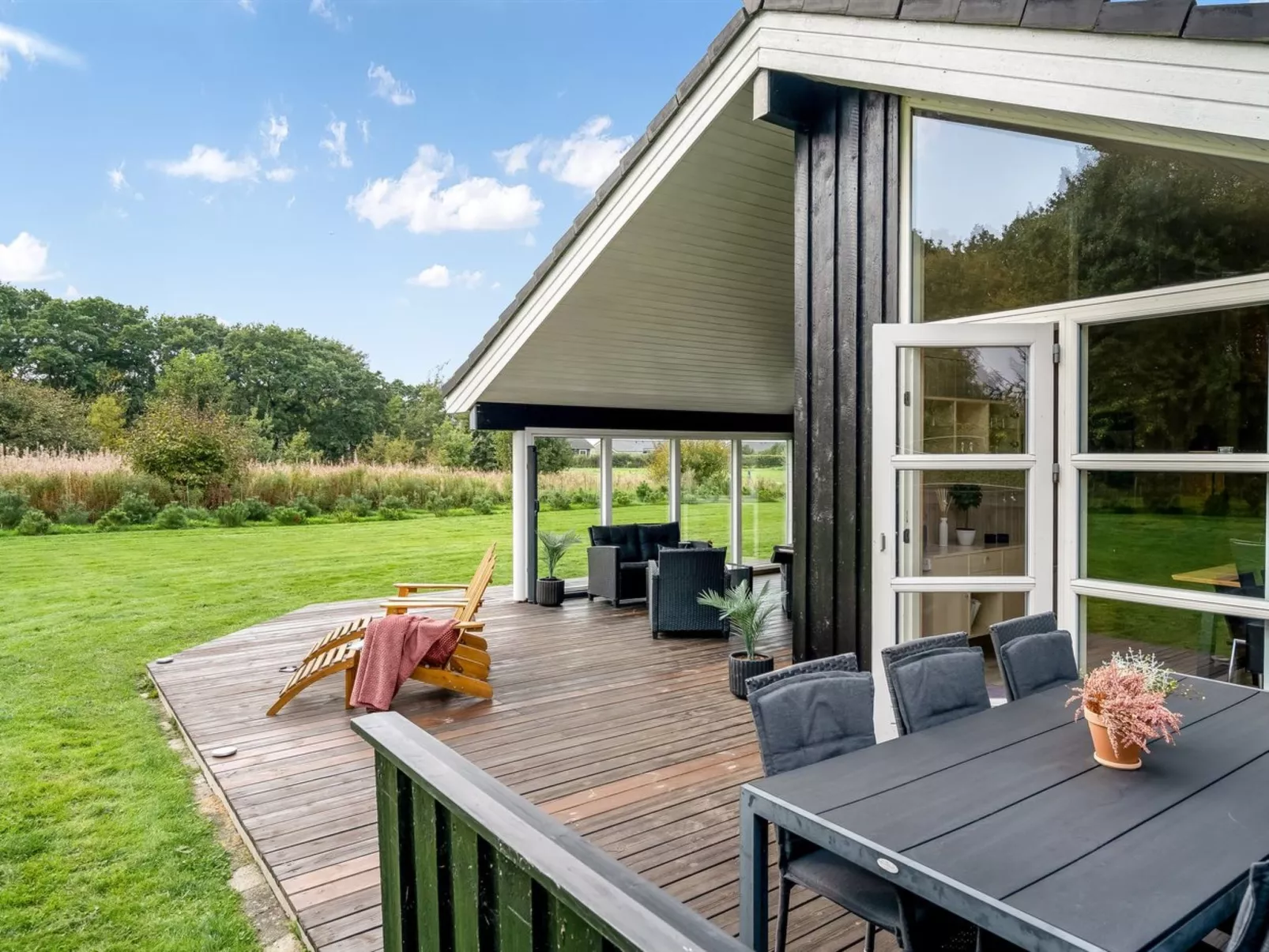 "Femke" - 250m to the fjord-Draußen