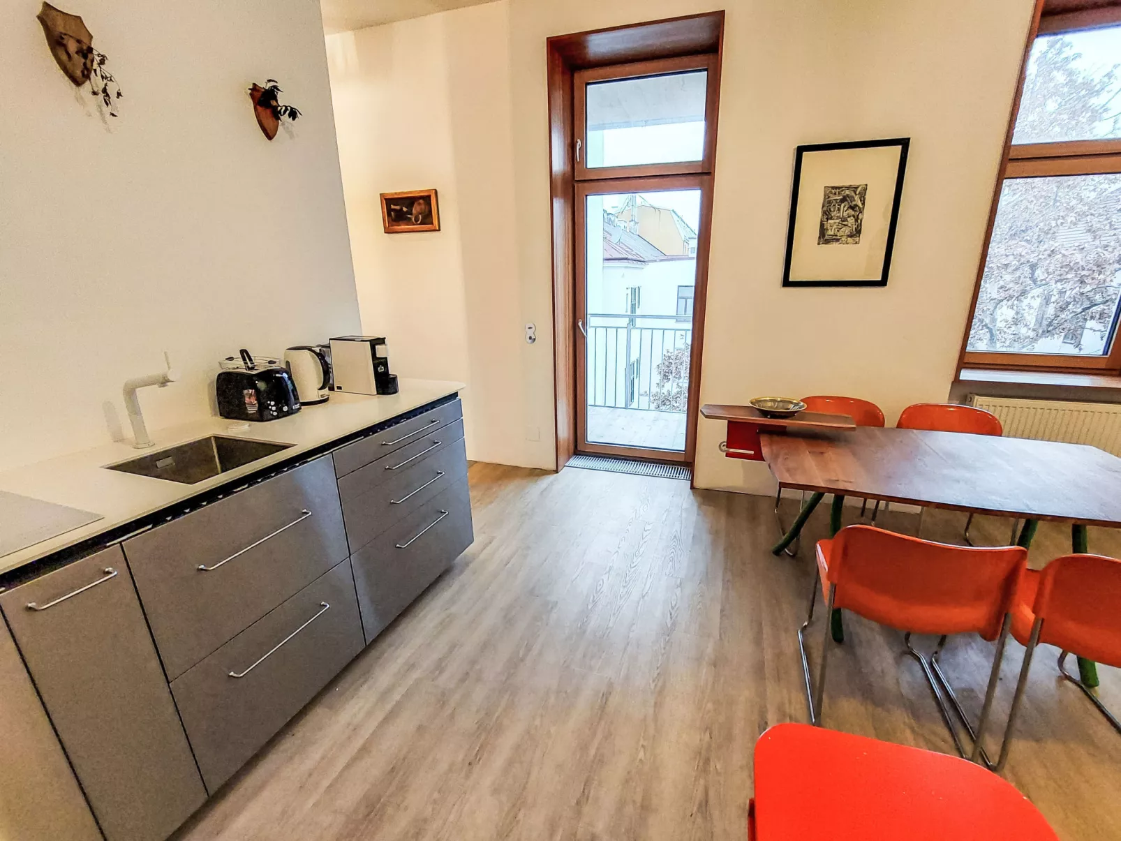 Happy Pasetti-Inside