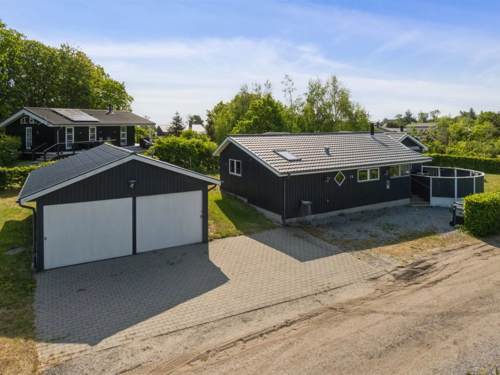 "Rafn" - 550m from the sea-Draußen