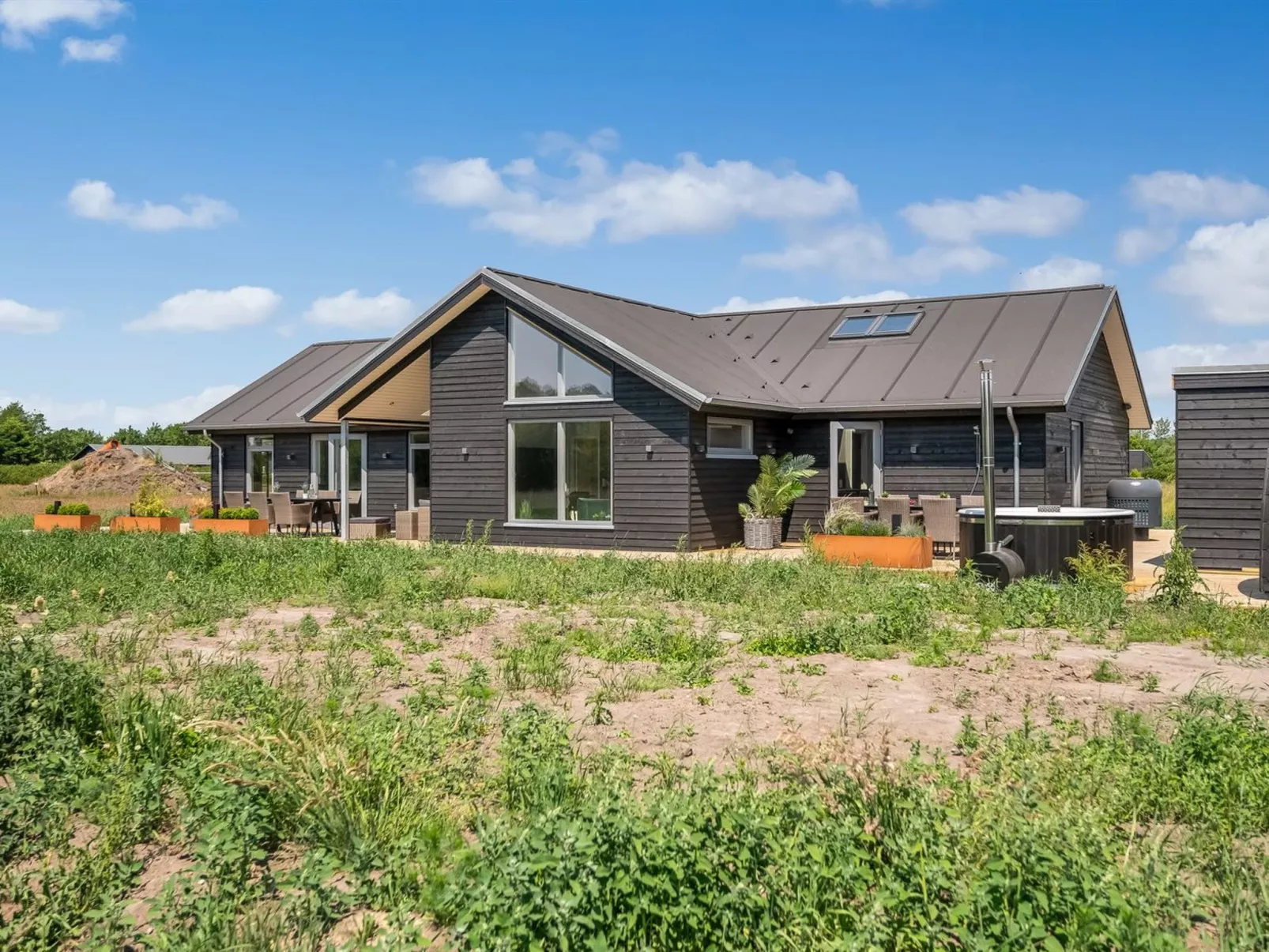 "Måns" - 500m to the fjord-Outside