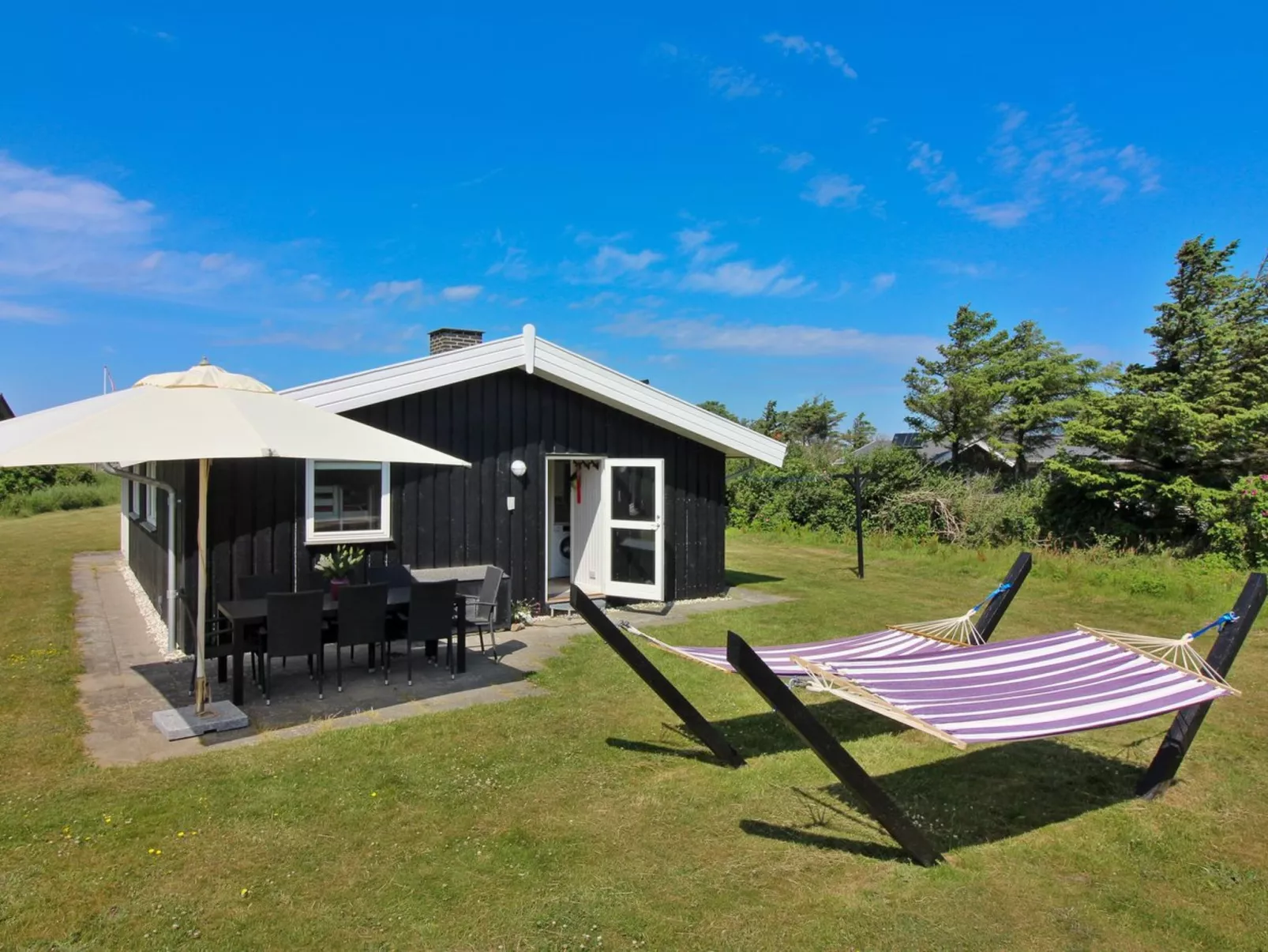 "Alberga" - 700m from the sea-Draußen