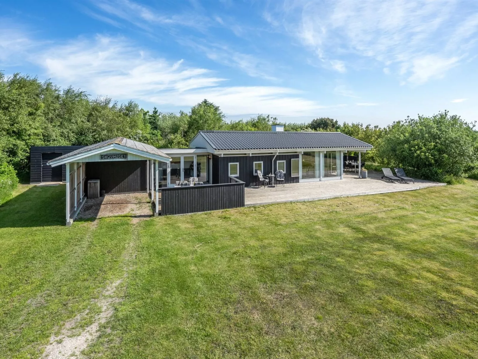 "Anund" - 1.4km from the sea-Outside