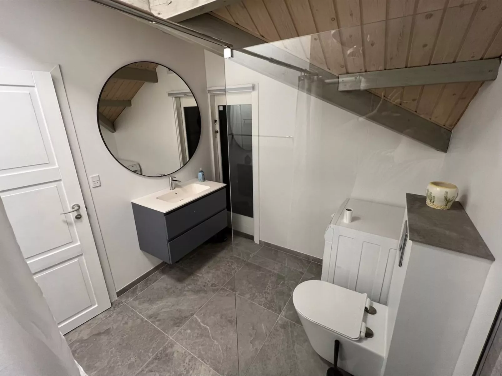 "Iskra" - 900m from the sea-Inside