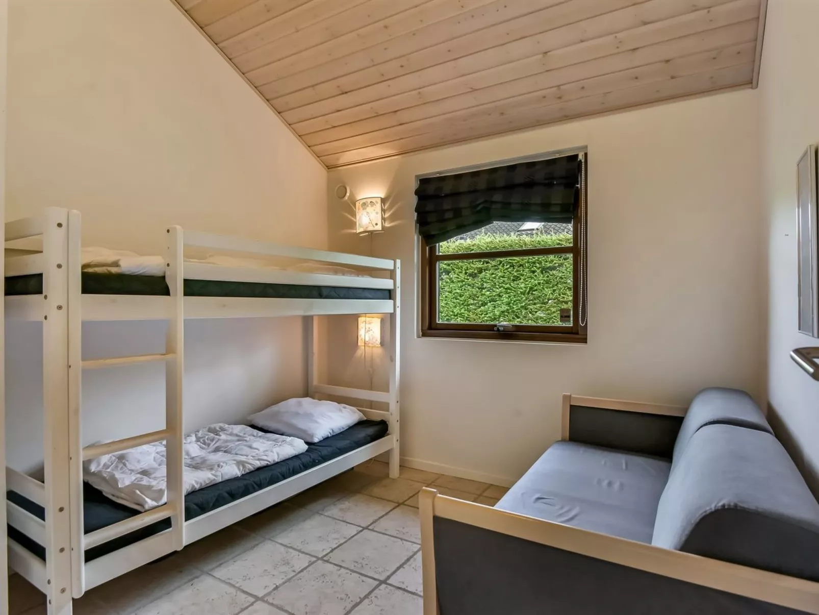 "Kyllikki" - 300m to the fjord-Inside