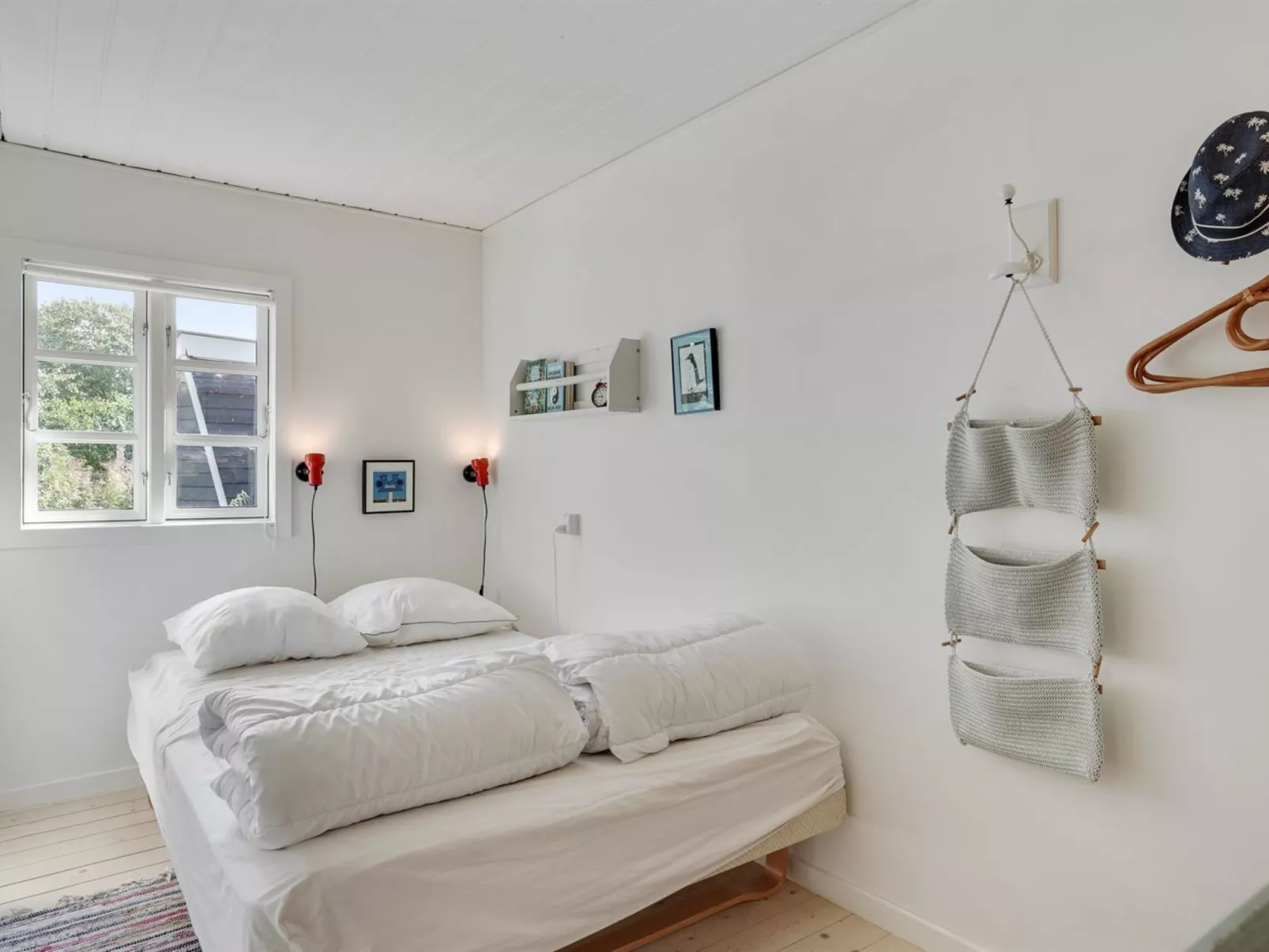 "Jaana" - 780m to the fjord-Drinnen