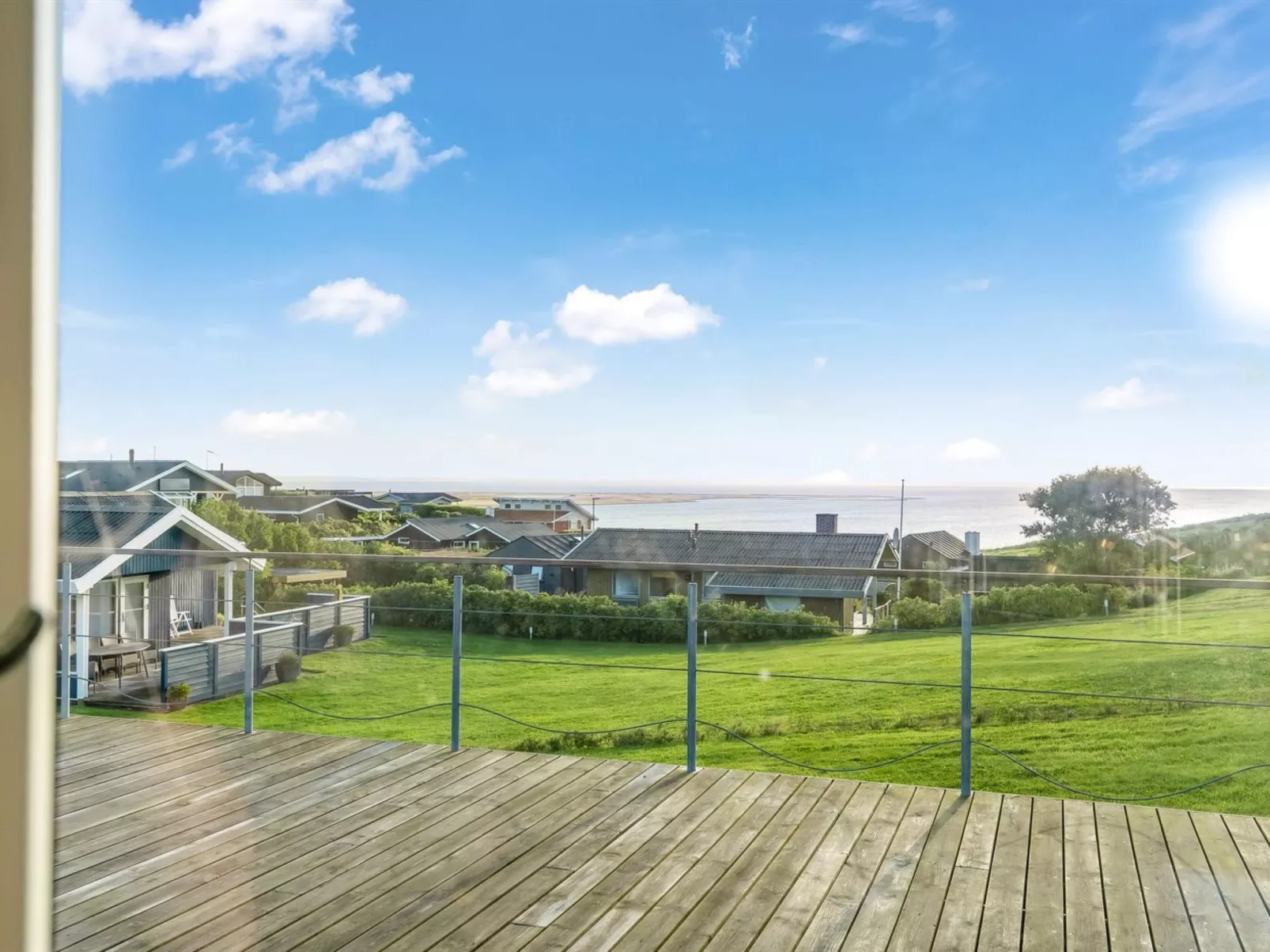 "Aksinja" - 250m to the fjord-Outside