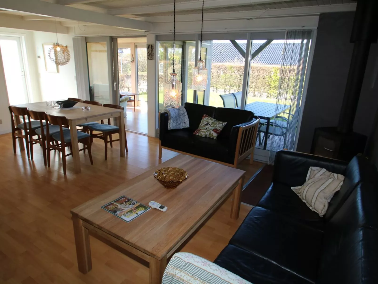 "Sauli" - 200m to the fjord-Drinnen