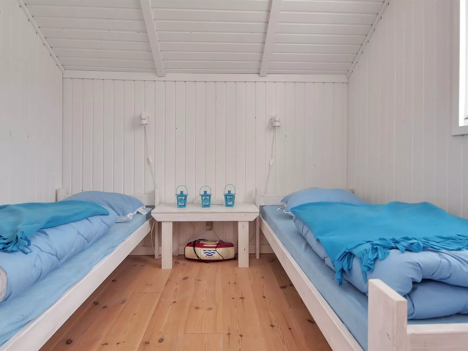 "Analine" - 1km from the sea-Inside