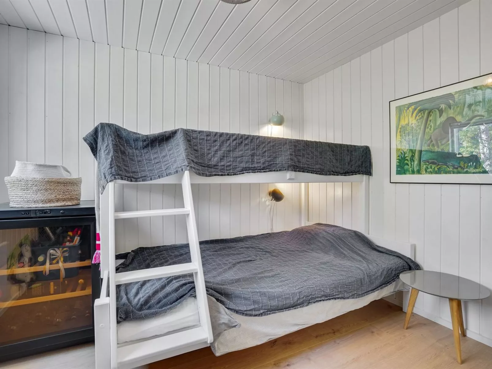 "Iwa" - 475m from the sea-Dedans