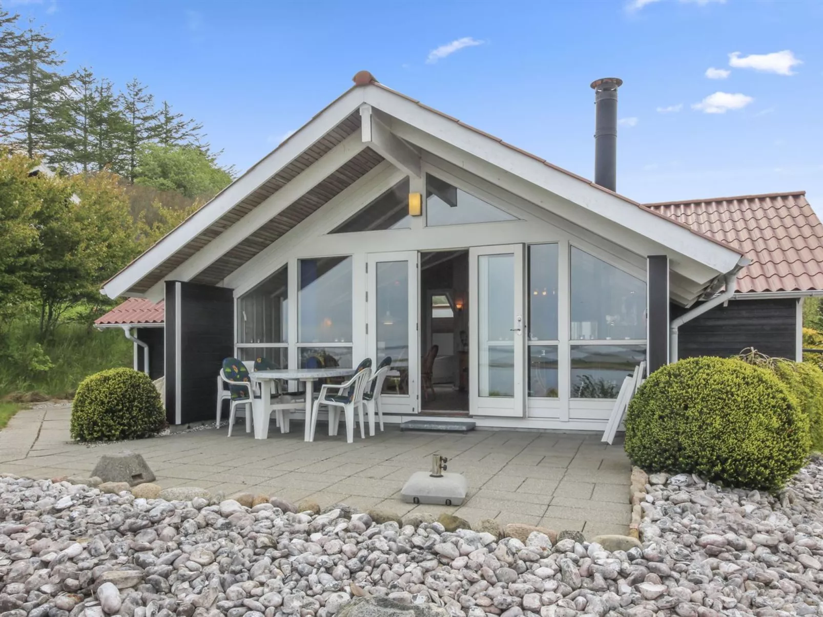 "Pirkka" - 50m to the fjord-Outside