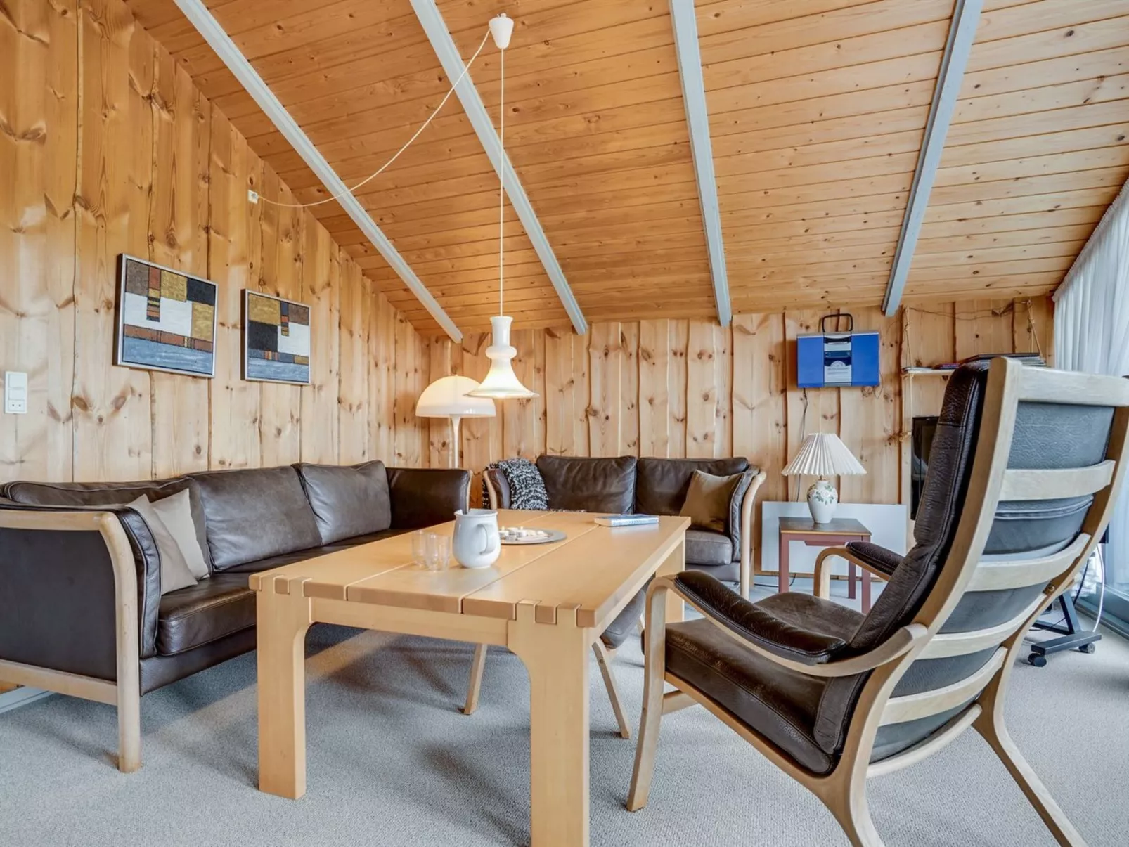 "Bryniulf" - 1.8km from the sea-Inside