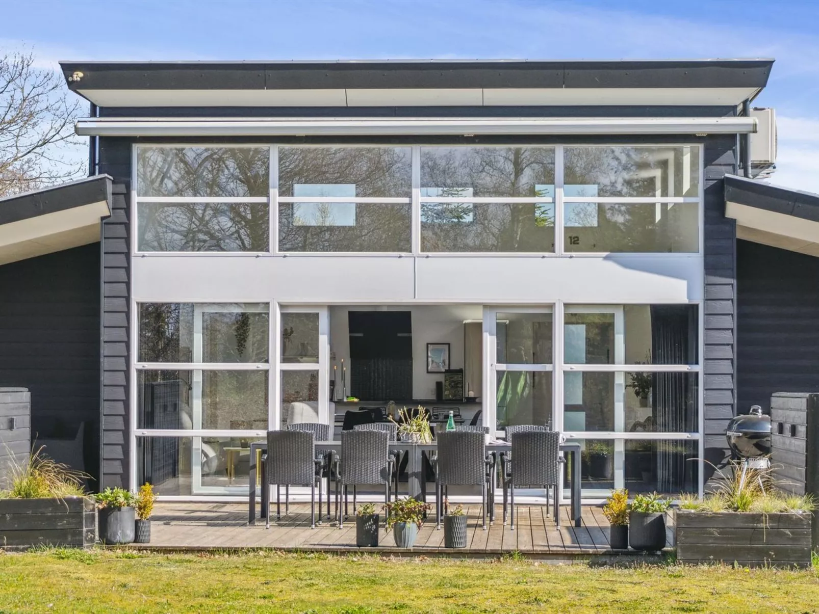 "Todor" - 1.1km from the sea-Draußen