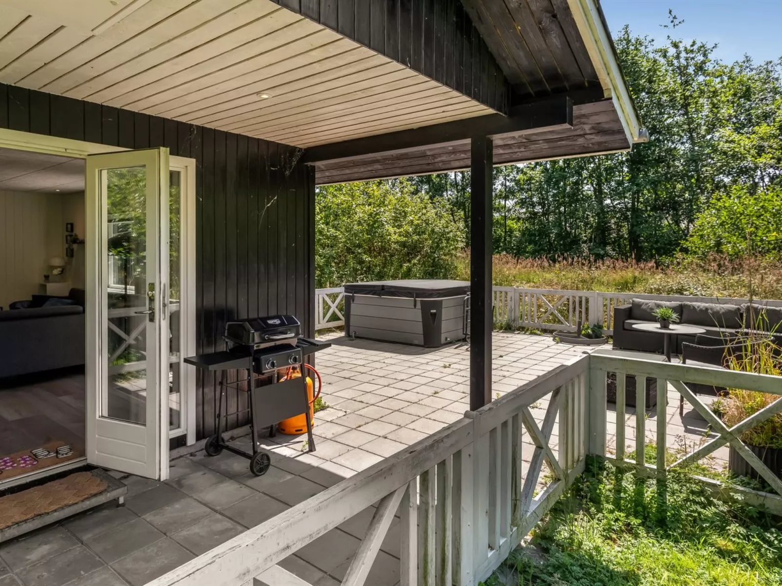 "Maik" - 1.5km from the sea-Outside