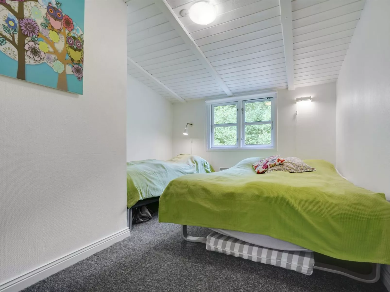 "Gunward" - 1.5km from the sea-Inside