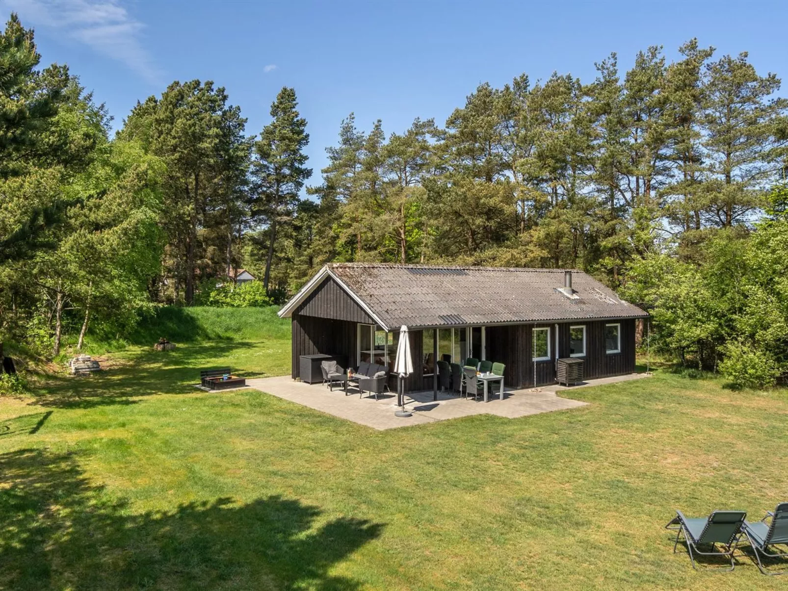 "Elny" - 500m to the fjord-Outside