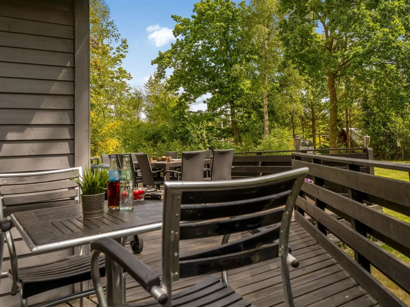 "Anine" - 200m to the fjord-Outside