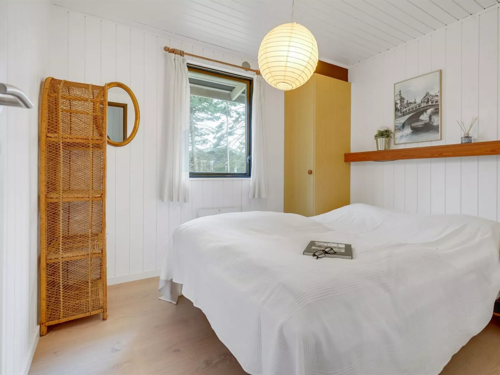 "Aileen" - 900m from the sea-Inside