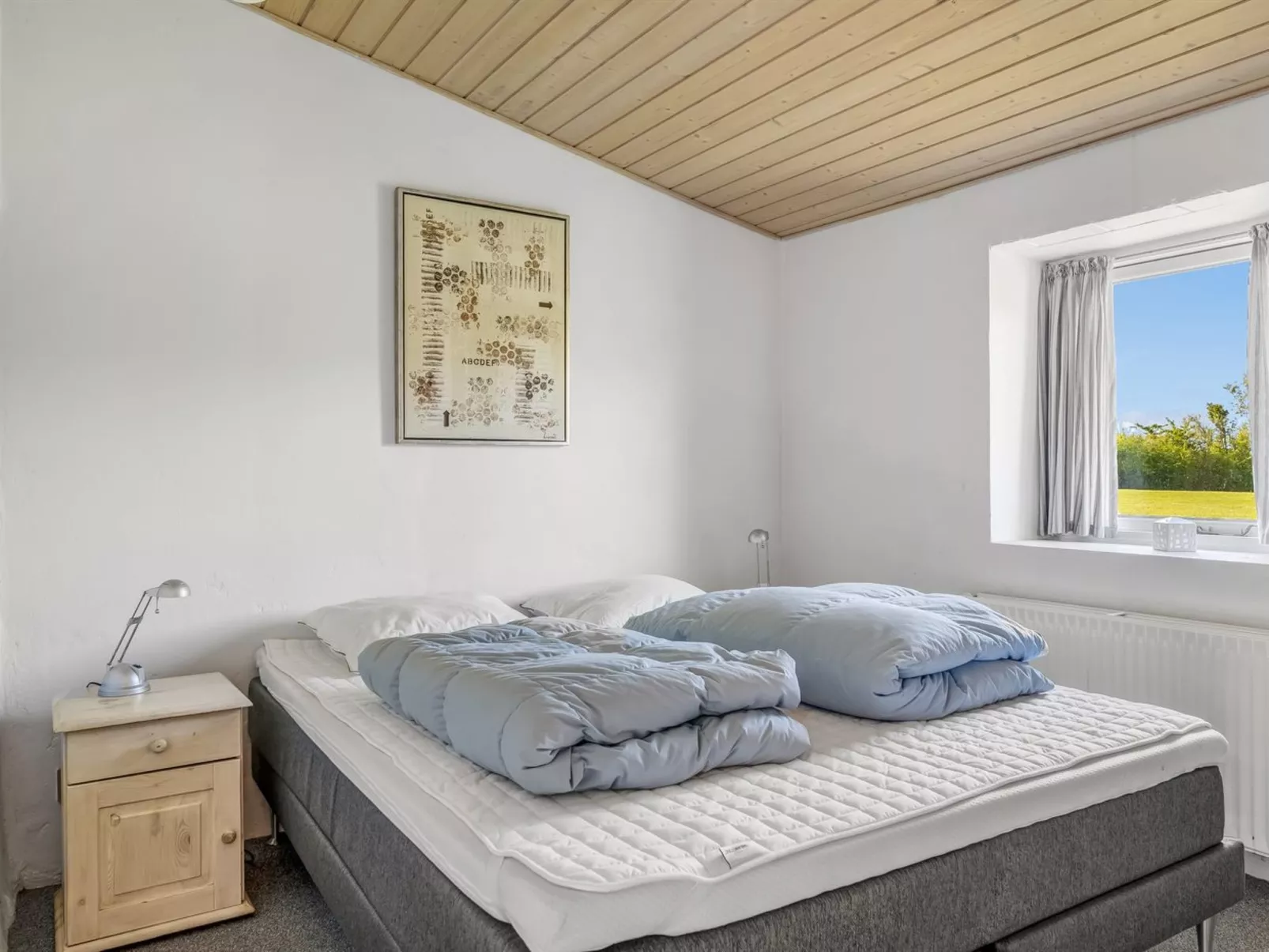 "Kara" - 100m to the fjord-Drinnen