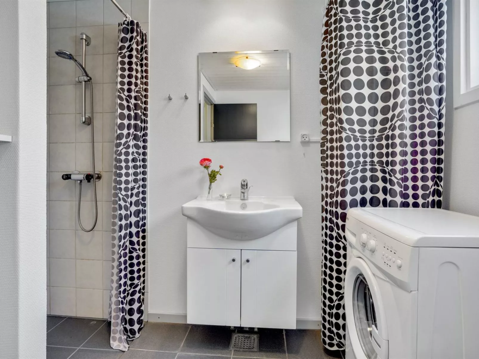 "Agneta" - 750m from the sea-Dedans